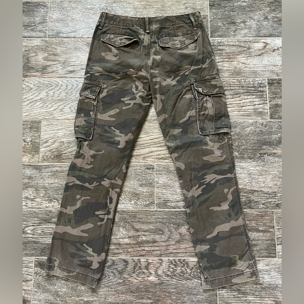 Old Navy Camouflage Straight Leg Pants - Picture 2 of 6